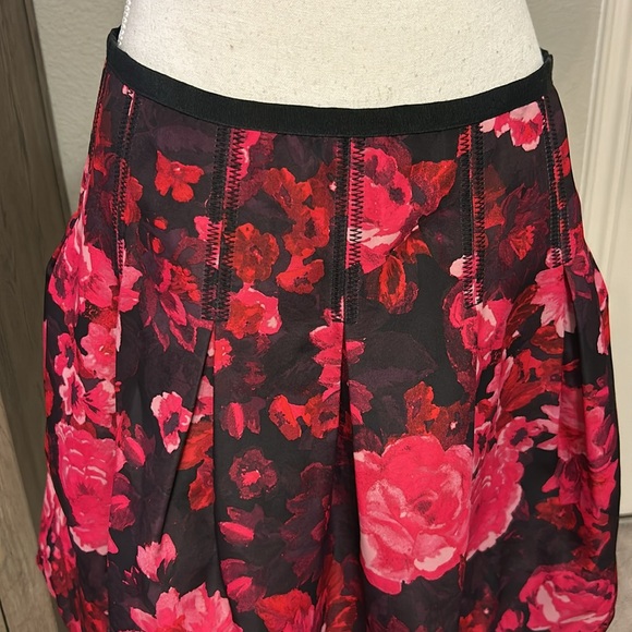 GAP | Black Red Pink Floral Full A-Line Mini Skirt | 4 - Picture 3 of 13